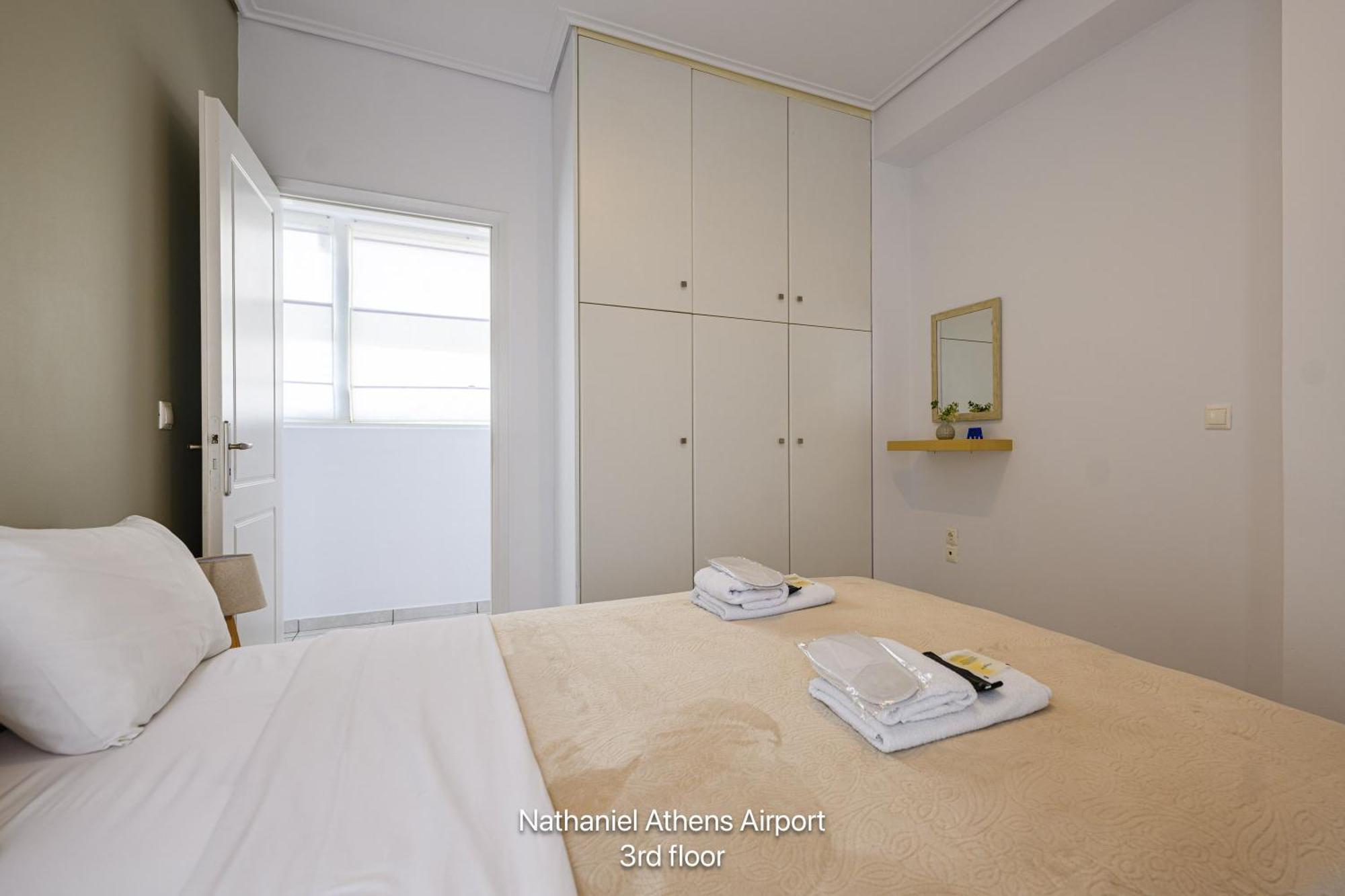 Nathaniel Athens Airport Spata  Luaran gambar