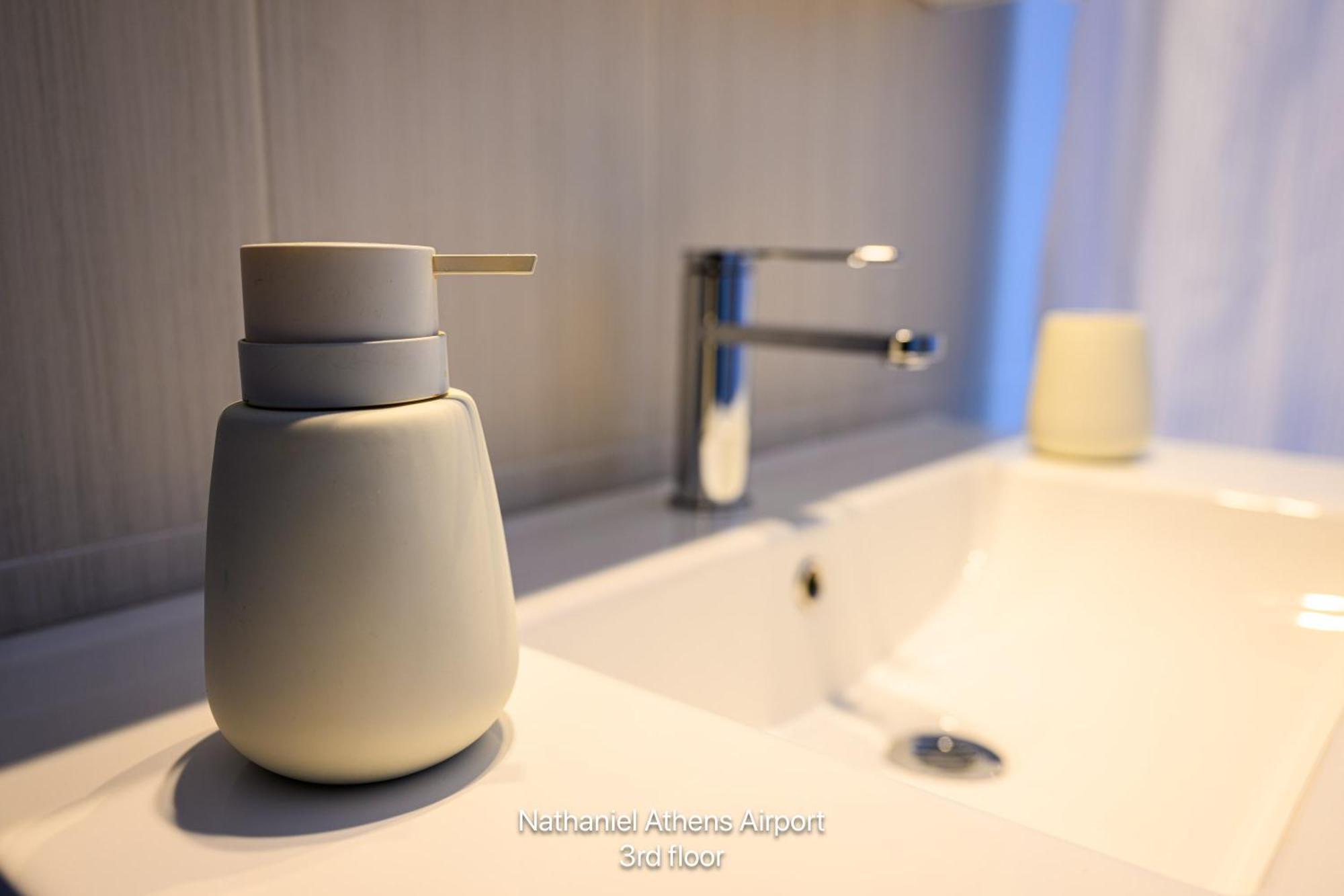 Nathaniel Athens Airport Spata  Luaran gambar